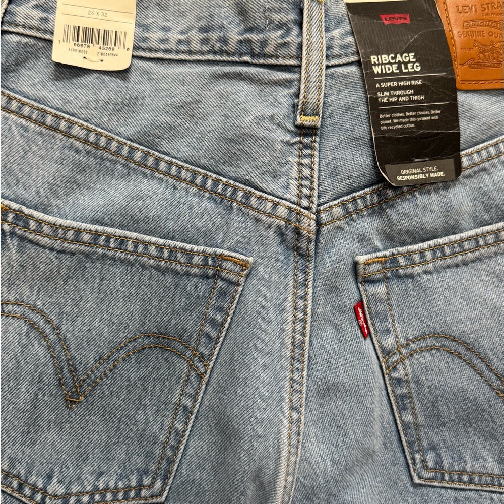 Levi's Ribcage Wide Leg - Picture 7 of 7